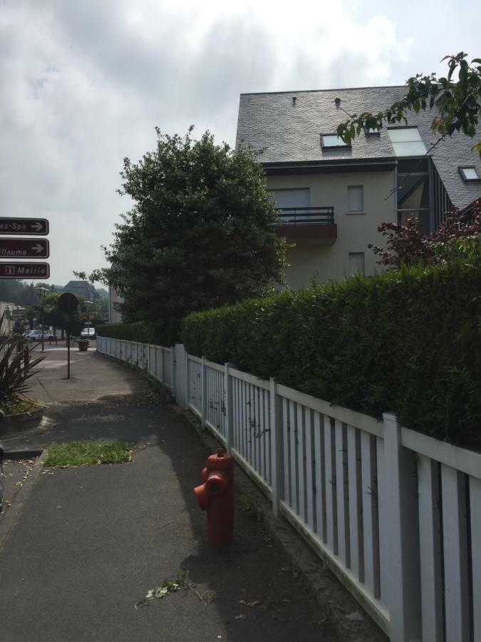 Proche De La Mer 2 Adultes Et 2 Enfants Apartment Houlgate Exterior photo