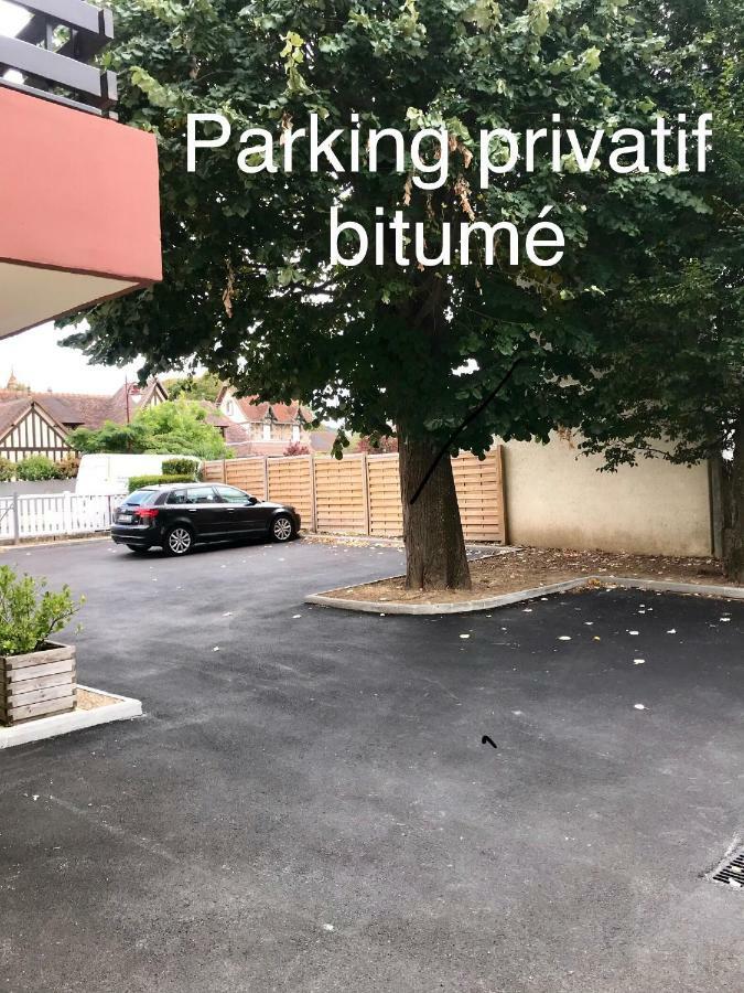 Proche De La Mer 2 Adultes Et 2 Enfants Apartment Houlgate Exterior photo